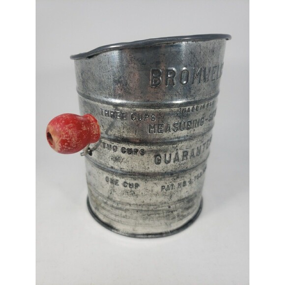 Vintage Bromwell's 3 Cup Measuring Sifter Red Wood Handle USA Farmhouse Decor - Picture 4 of 12